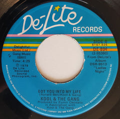 Kool & The Gang : Hangin' Out (7", Single)
