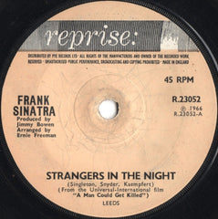 Frank Sinatra : Strangers In The Night (7", Single, Sol)